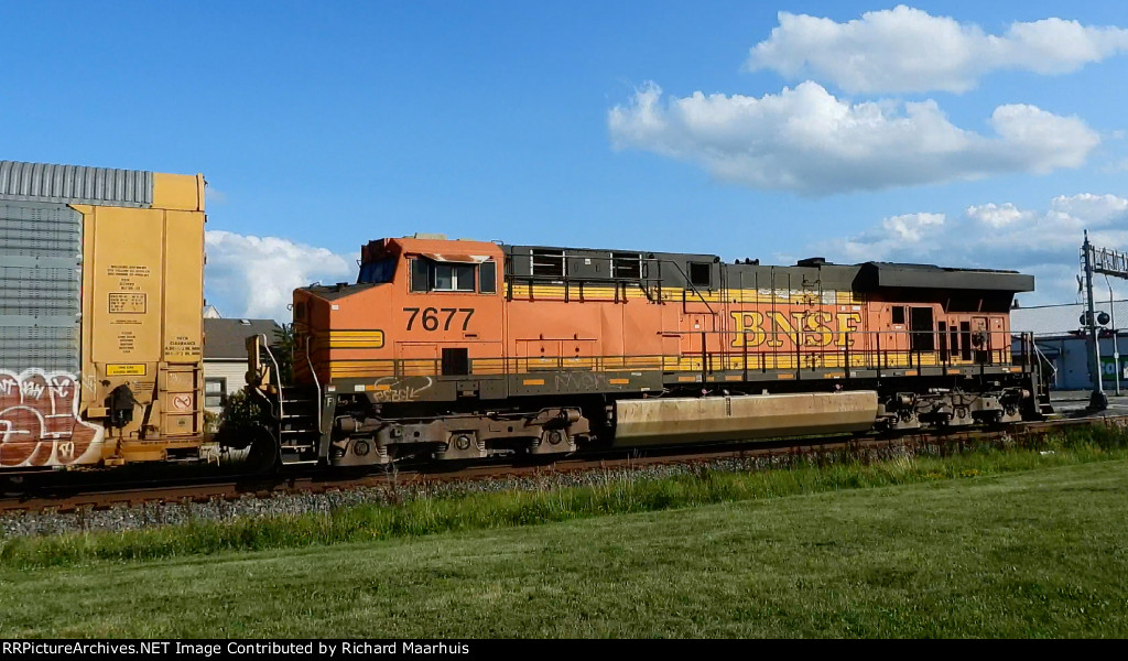 BNSF 7677